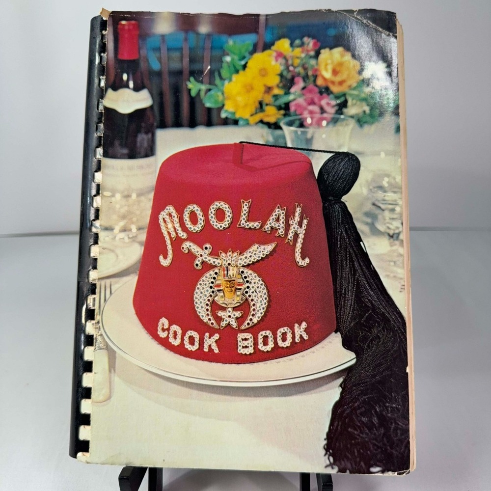 1979 Moolah Temple Cookbook St Louis MO Shriners Favorite Recipes